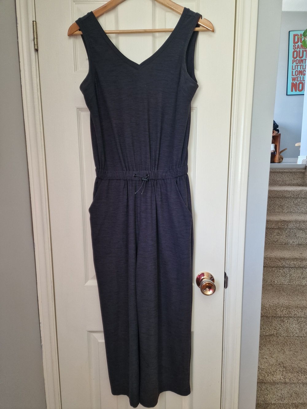Old Navy Sleeveless V-Neck Jumpsuit in Charcoal Gray Size XS Petite